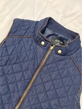 Active USA Navy Blue Quilted Vest Leather Trim